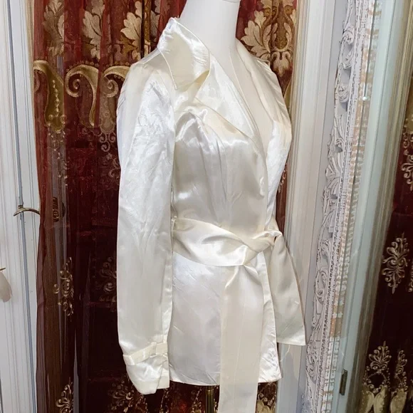 Vintage Off White Satin Blazer - Picture 6 of 17